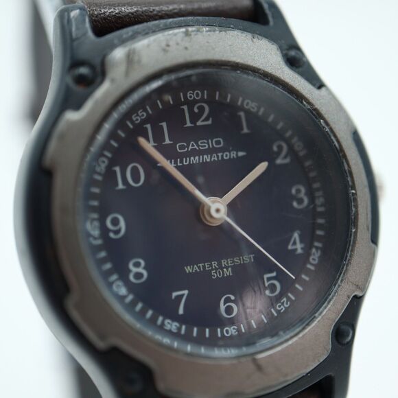 Vintage Womens Casio Illuminator Watch 30mm Blue Dial LQ-141 w New Battery - Picture 3 of 12